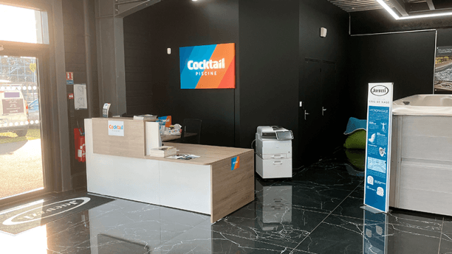 cocktail-piscine-et-spa-interieur-boutique-2