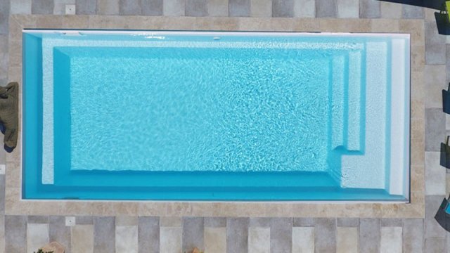 cocktail-piscine-orange-ok-0005-luminosite-contraste-1